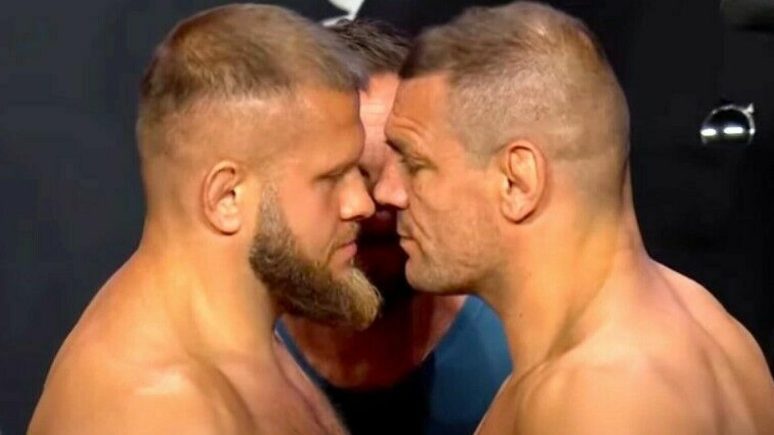 VIDEO GLINING ANTE DELIA knocked out a famous Poles in his UFC debut!