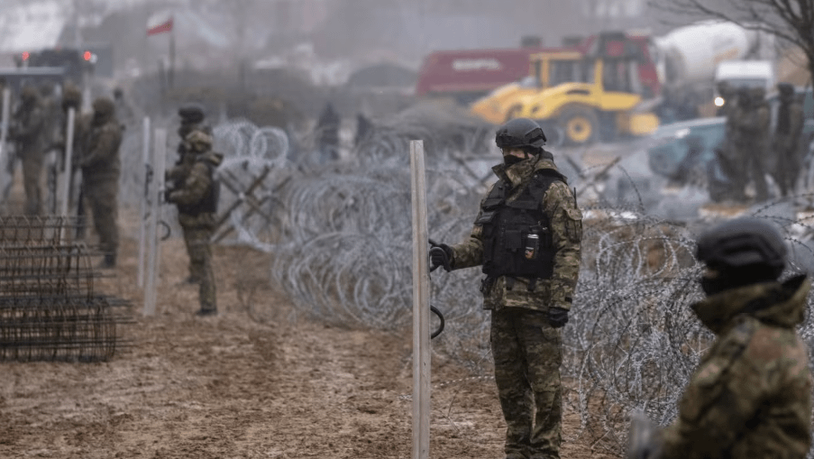 Russia calls on Poland to reopen border with Belarus