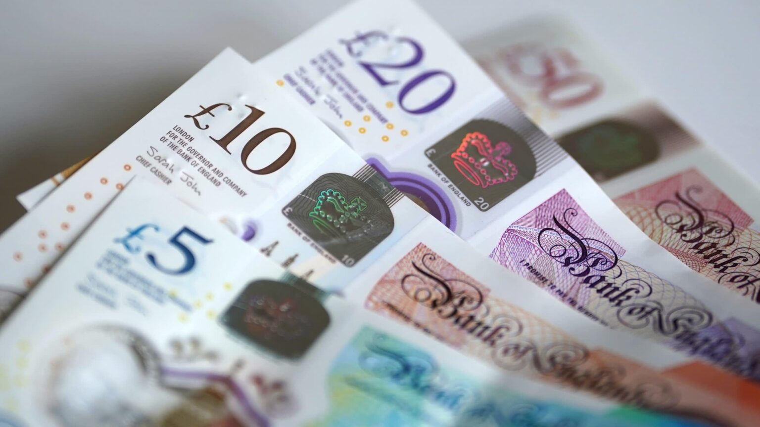 UK savers have more than £614bn in excess cash