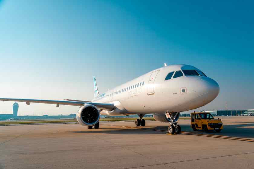 Flight Reductions in Spain: Ryanair Cuts Back as Santiago and Galicia Brace for Impact