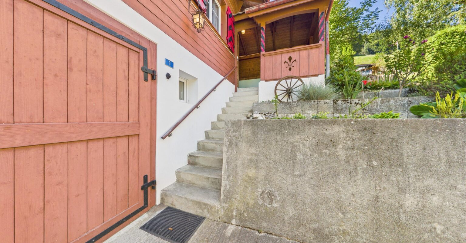 Buying a small chalet: what should I watch out for?