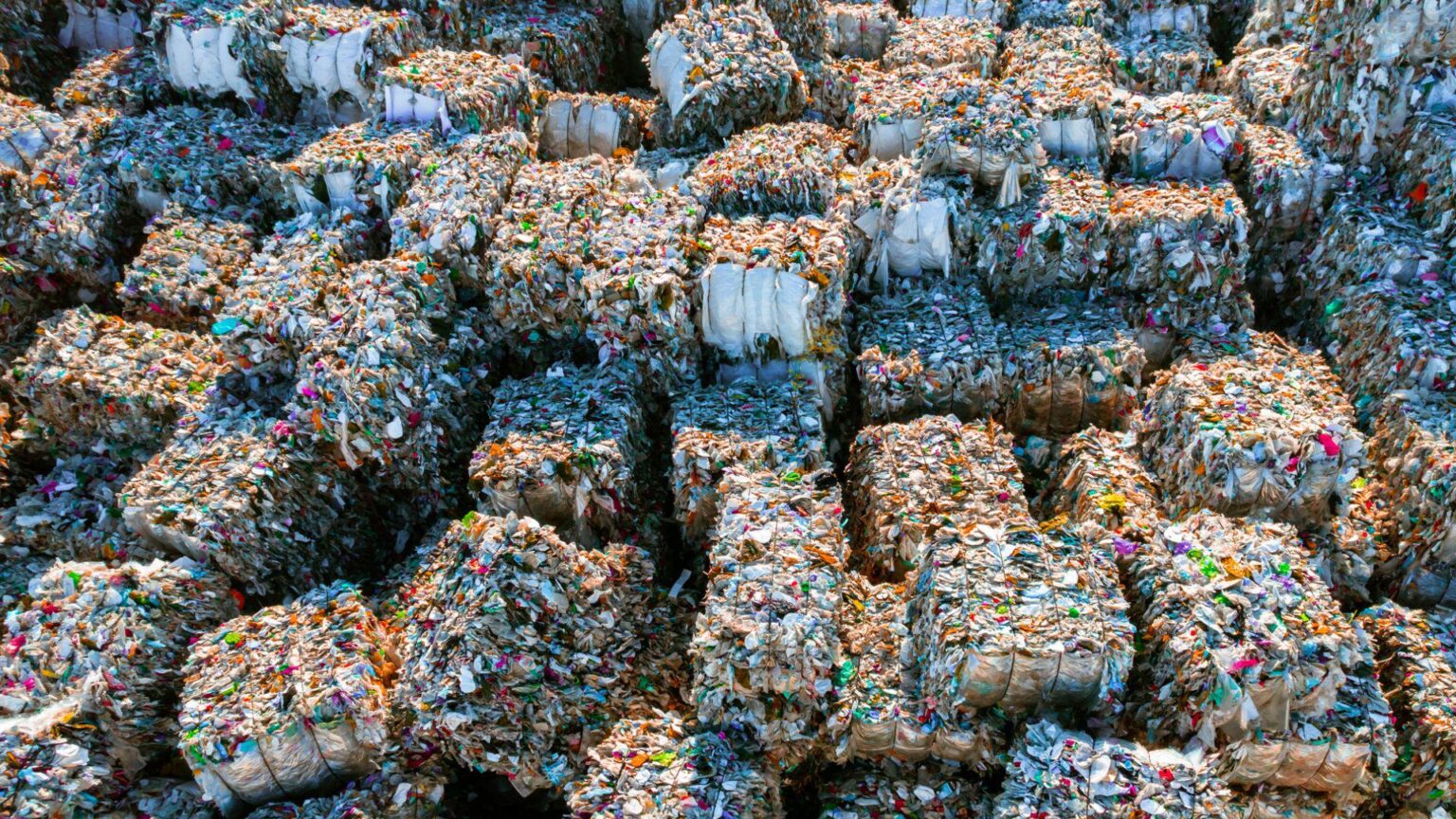 New 1-step method turns waste plastic into fuel with 95% efficiency