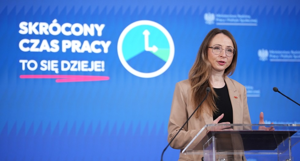 Almost 2,000 employers apply for Polish government’s shorter working hours pilot programme Almost 2,000 employers apply for Polish government’s shorter working hours pilot programme