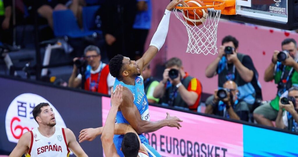 Spain-Greece 86-90: Alien John spent the curse!