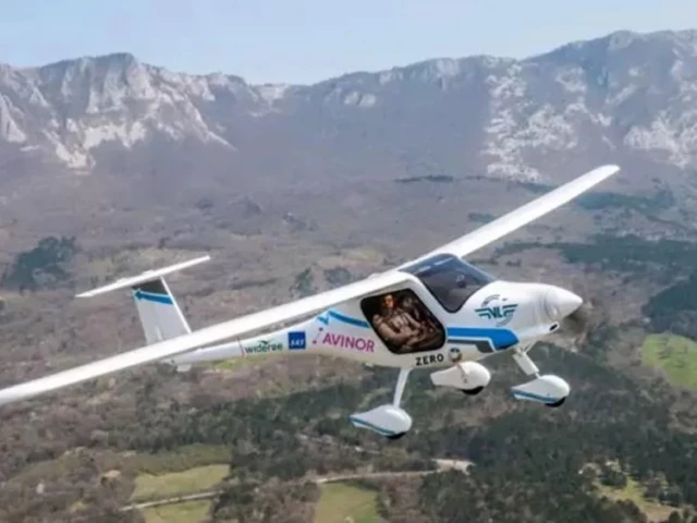 the small aircraft    an alia built by us aircraft manufacturer beta    flew the 160 kilometres 100 miles in a test run by the norwegian affiliate of the transport company bristow photo file