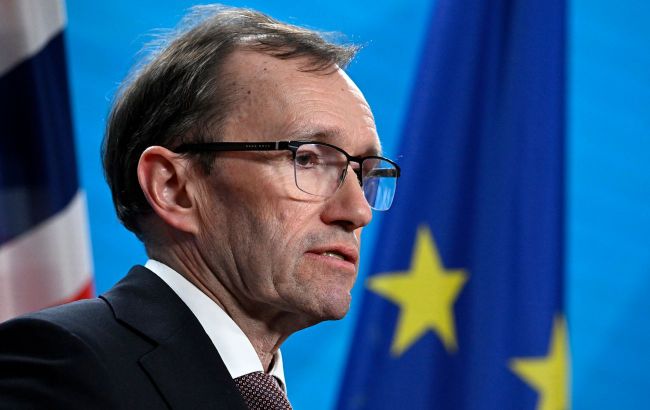 Norway follows EU in lowering Russian oil price cap