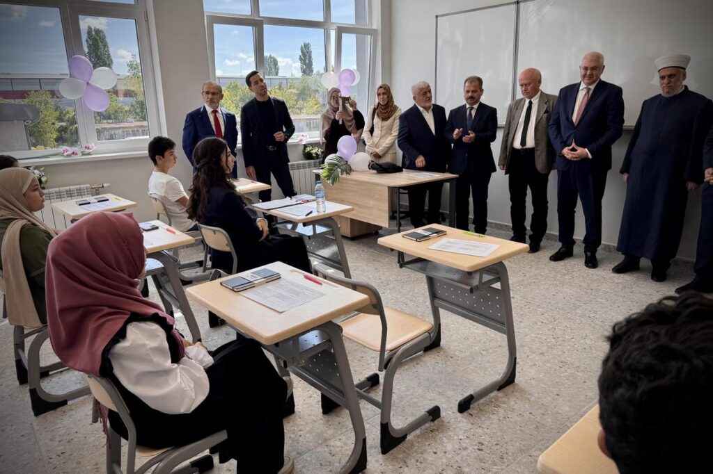 Bulgaria’s capital Sofia opens first Imam Hatip High School Türkiye’s Ambassador Mehmet Sait Uyanik (second from right) and Bulgaria’s Chief Mufti Mustafa Alis Haci (right) visited the school’s classrooms in Sofia, Bulgaria, September 15, 2025. (AA Photo)