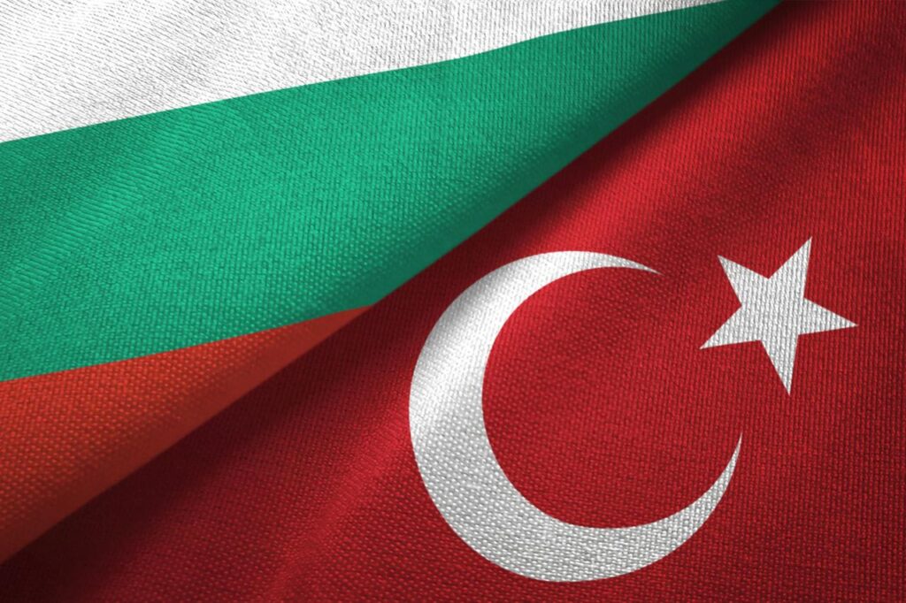 Bulgaria’s Turkish minority in Türkiye calls for unity amid political uncertainty The Bulgarian and Turkish flags. (Adobe Stock Photo)
