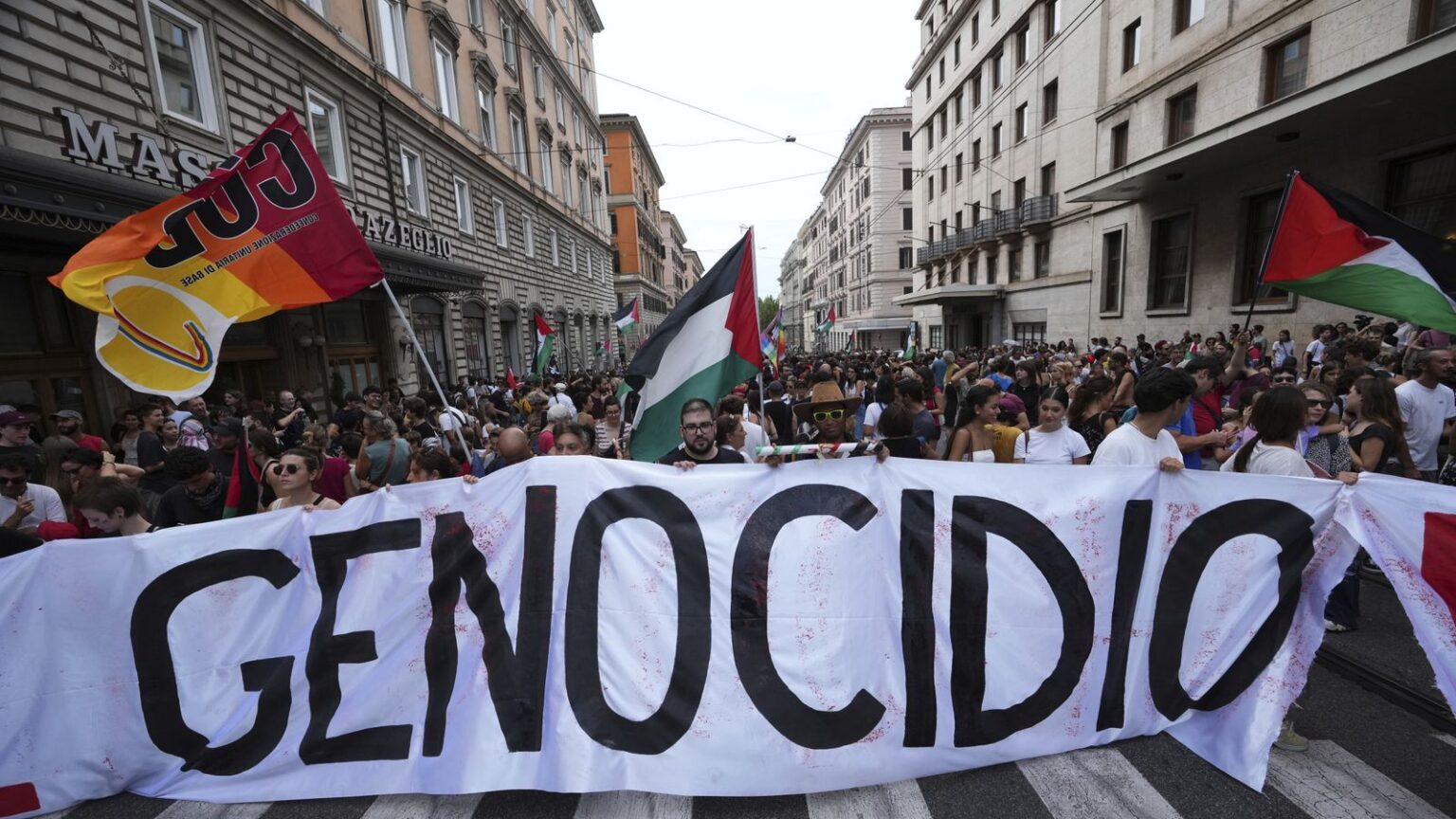 Tens of thousands march across Italy against genocide in Gaza