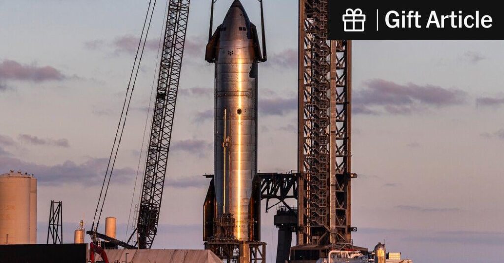 U.S. Is Losing Race to Return to Moon, Critics Say, Pointing at SpaceX
