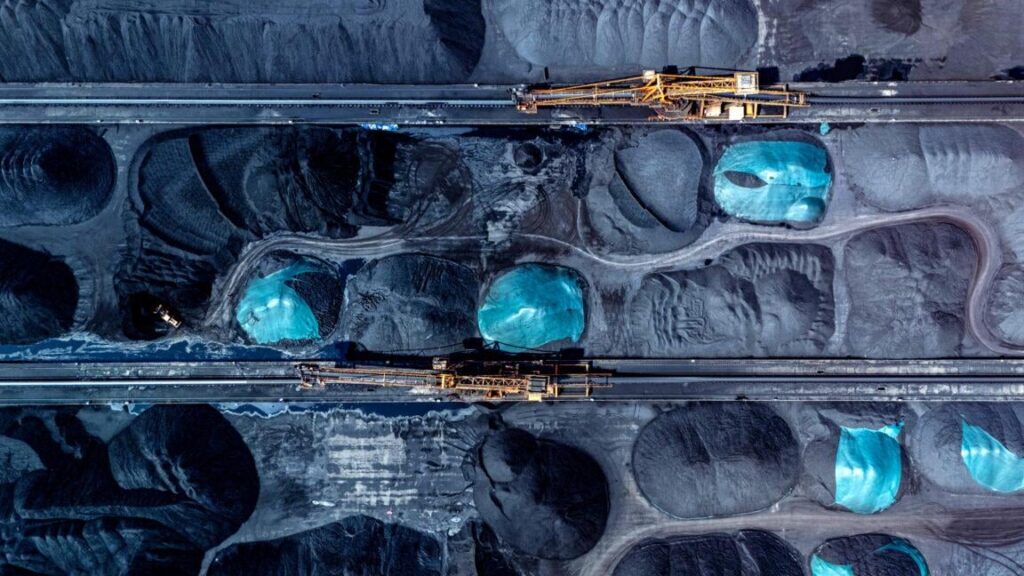 What climate targets? Top fossil fuel producing nations keep boosting output | Top producers are planning to mine and drill even more of the fuels in 2030.