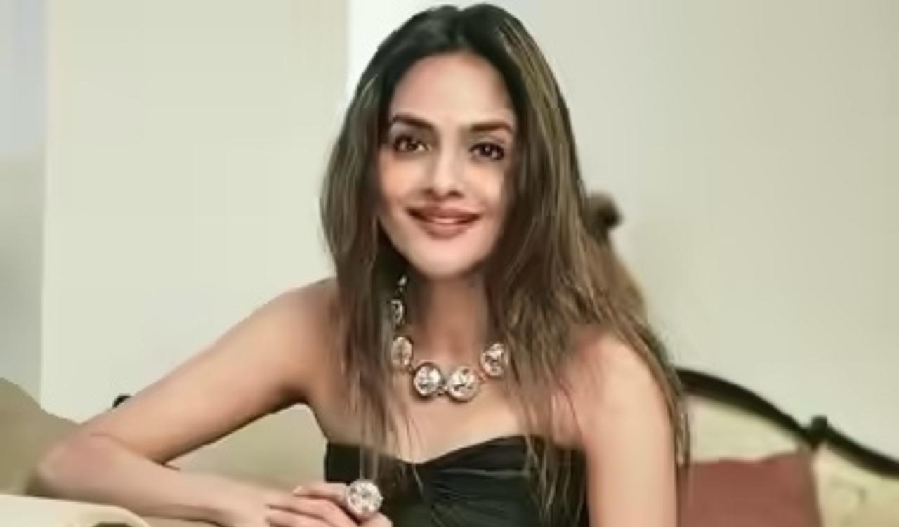Madhoo walks 110 Kms on spiritual journey in Spain with childhood friends