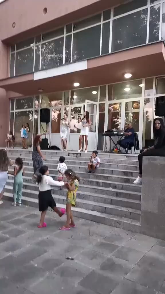 New School Year Begins in Bulgaria - Students Return to the Temples of Knowledge with Joy and Celebration!