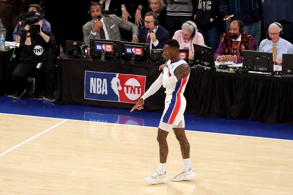 Dennis Schröder Sends NSFW Message After Turkey Coach Ergin Ataman Named EuroBasket 2025 Coach of the Year