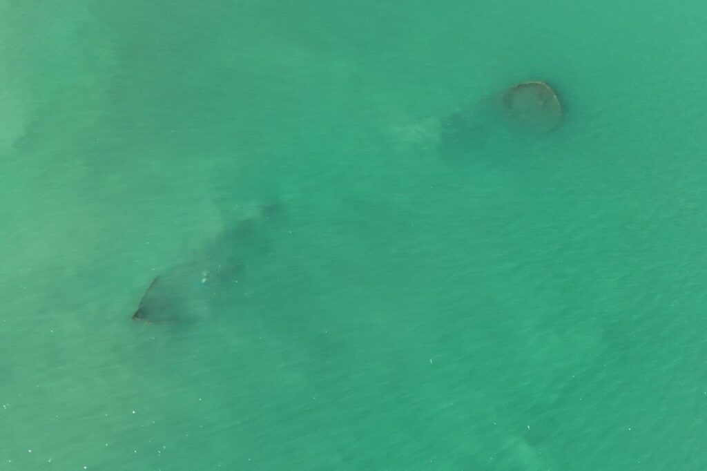 Aerial view shows divers examining the remains of the 1933 Russian cargo ship wreck off Ordu’s Black Sea coast, Sept. 15, 2025. (AA Photo)