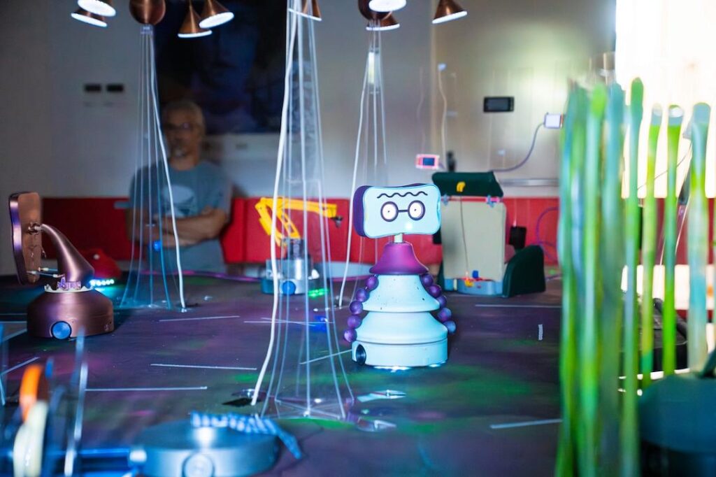 Romanian theater stages robot-only performance exploring technology and e-waste