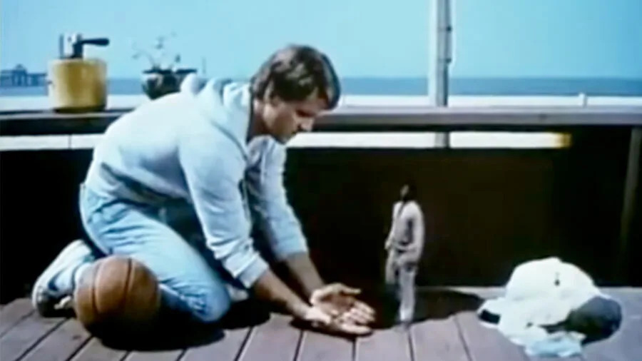 Dean Paul Martin in <em>Misfits of Science</em>.