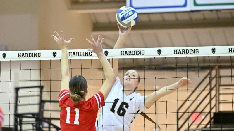Harding Splits Opening Day at Union Classic, Falls to Texas A&M-Kingsville Before Toppling Drury