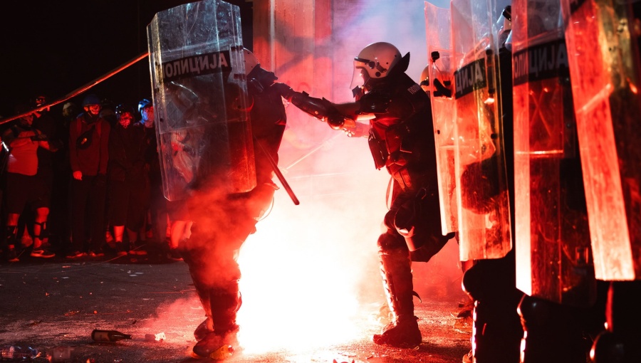 bne IntelliNews - Serbian students allege police deployed toxic gas at protest
