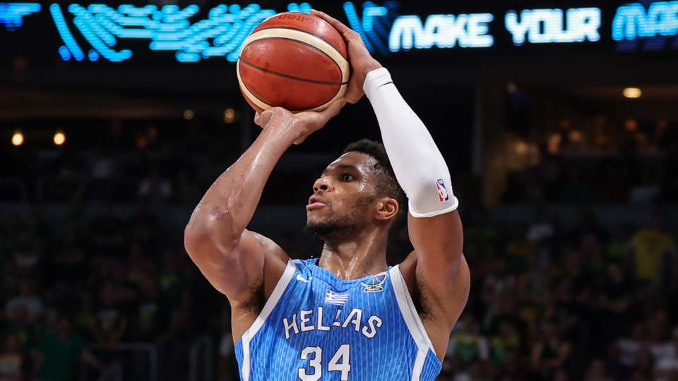 EuroBasket: Giannis guides Greece into first semi-final in 16 years EuroBasket: Giannis guides Greece into first semi-final in 16 years
