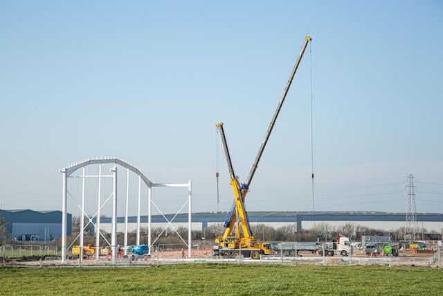 What gigant factories are now under construction in Romania