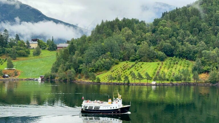 Heritage boat in Ulvik. Photo: David Nikel.