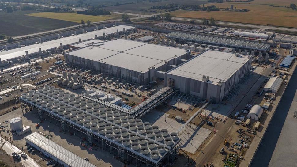 Microsoft announces "world's most powerful data center" in latest billion-dollar AI spending splurge