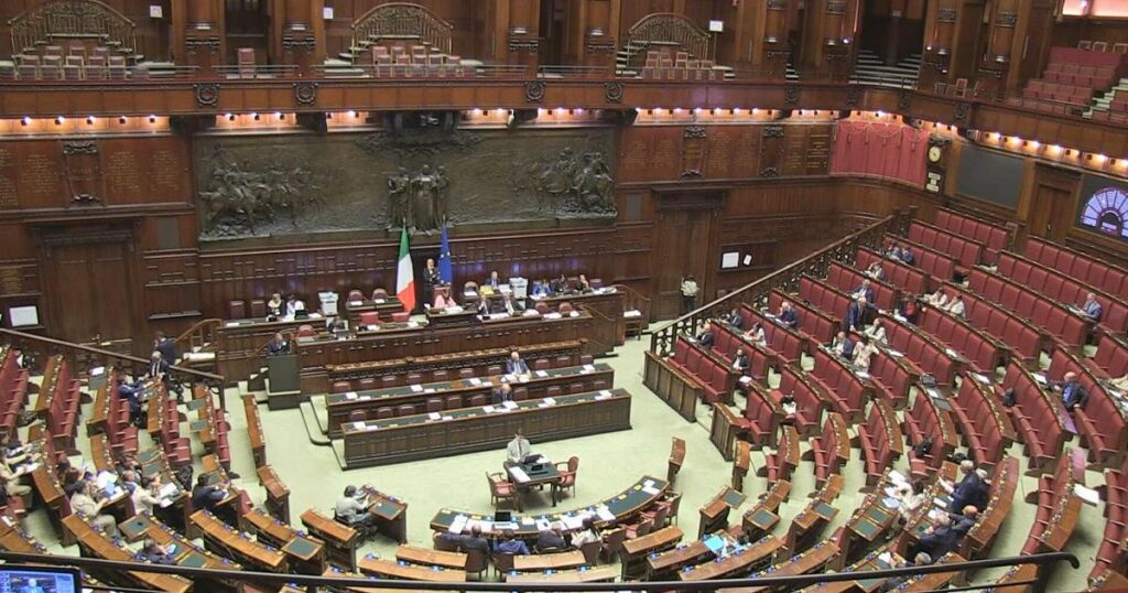 Separation of careers: OK of the Chamber. Majority of two thirds missed, the way to the referendum opens.