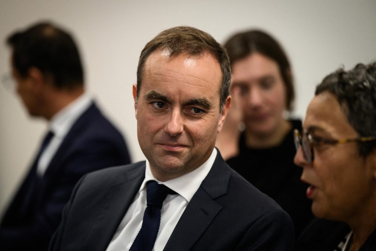Sébastien Lecornu announces the abolition of "life benefits" of ex-ministers from January 1