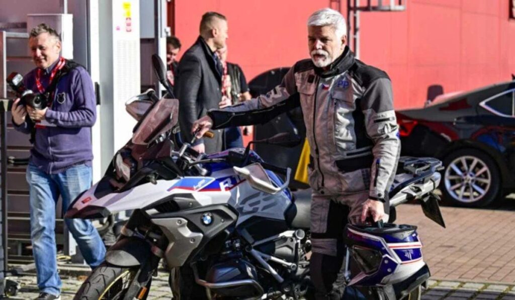 The President of the Czech Republic, seen with astonishment on the streets of Craiova. Petr Paul visit Romania with a motorcycle