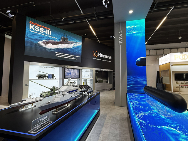 Hanwha Ocean unveiled a model of the 3,000-ton KSS-III Batch-II submarine at the International Defense Industry Exhibition “MSPO 2025,” held in Kielce, Poland, from September 2 to 5 . (Hanwha Ocean)