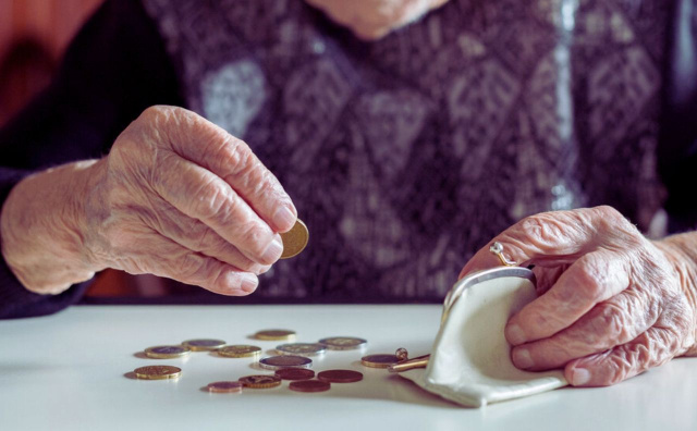 Over 16% of Bulgarians Live in Severe Material Deprivation – Could Joining the Eurozone Improve Their Incomes? – Novinite.com Bulgaria: Over 16% of Bulgarians Live in Severe Material Deprivation - Could Joining the Eurozone Improve Their Incomes?