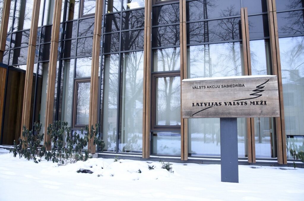Change of official at Latvian State Forests due to possible conflict of interest / Article Latvian state forestry company may risk losing valuable forest management certificate / Article