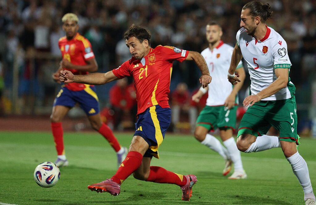 Spain stroll past Bulgaria 3-0 in opening World Cup qualifier