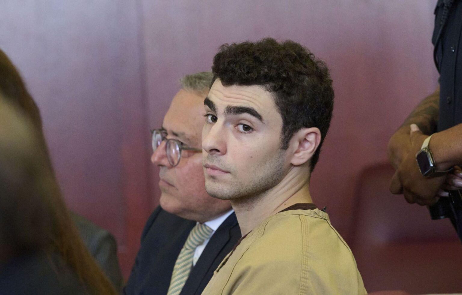 The accusations of terrorism against Luigi Mangione are abandoned