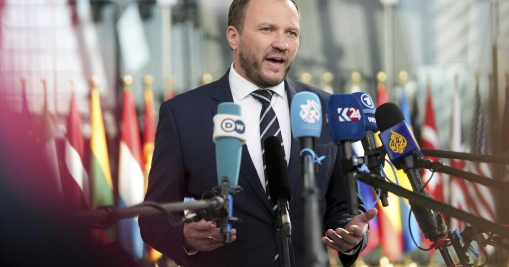 Russian jets over Estonia ignored signals from NATO pilots, officials say Russian jets over Estonia ignored signals from NATO pilots, officials say