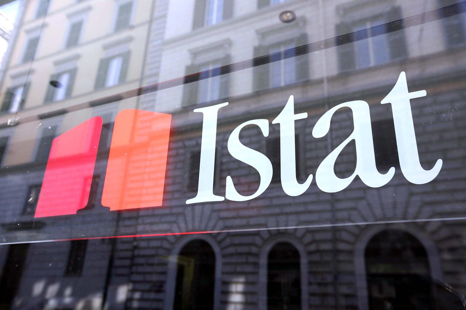 Convenient job employment: Italy loses 120 thousand seats