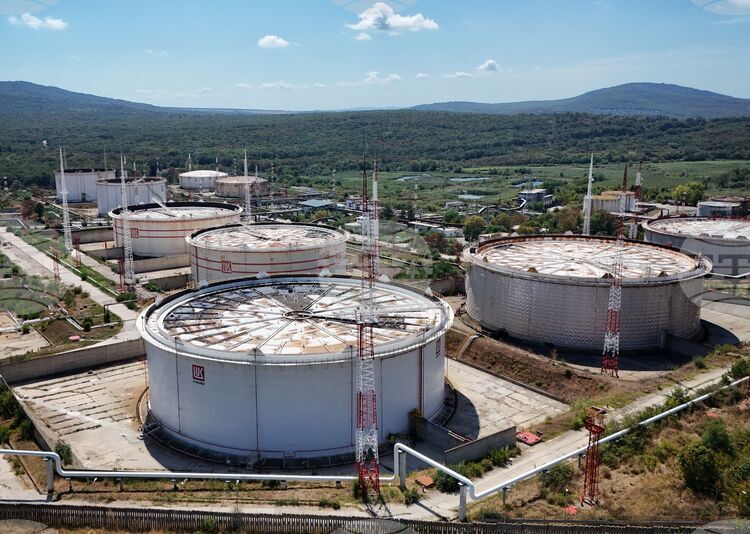 Bulgaria Reacts to US Sanctions on Russia’s Lukoil