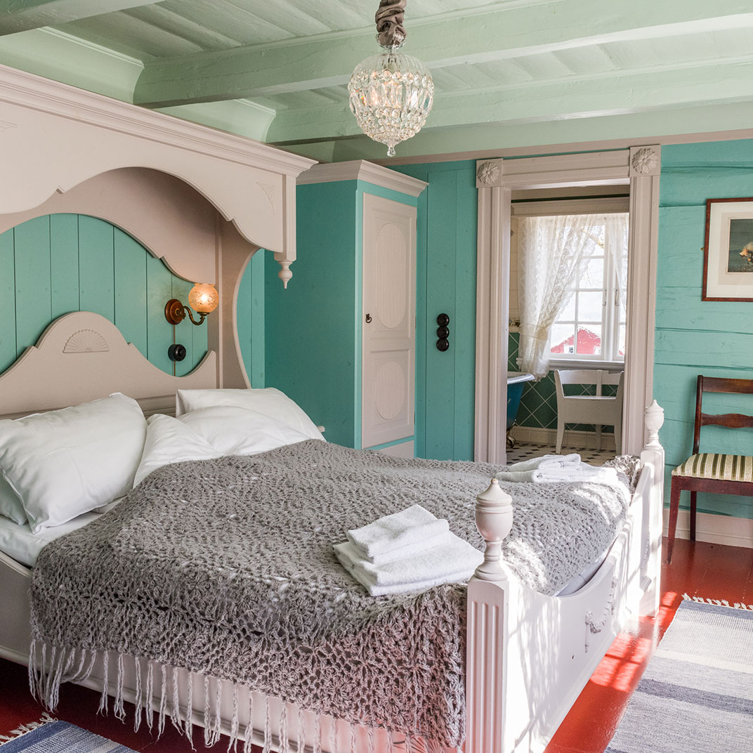 Two Keys go to the oldest family-run hotel in Norway, the Walaker Hotel in Solvorn, which is tucked dramatically between the mountains and the coast (© Walaker Hotel)