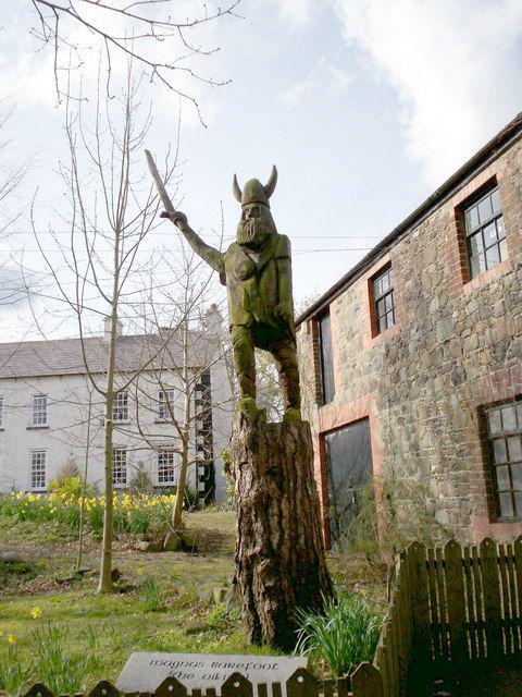 Statue of Magnus barefoot in Northern Ireland