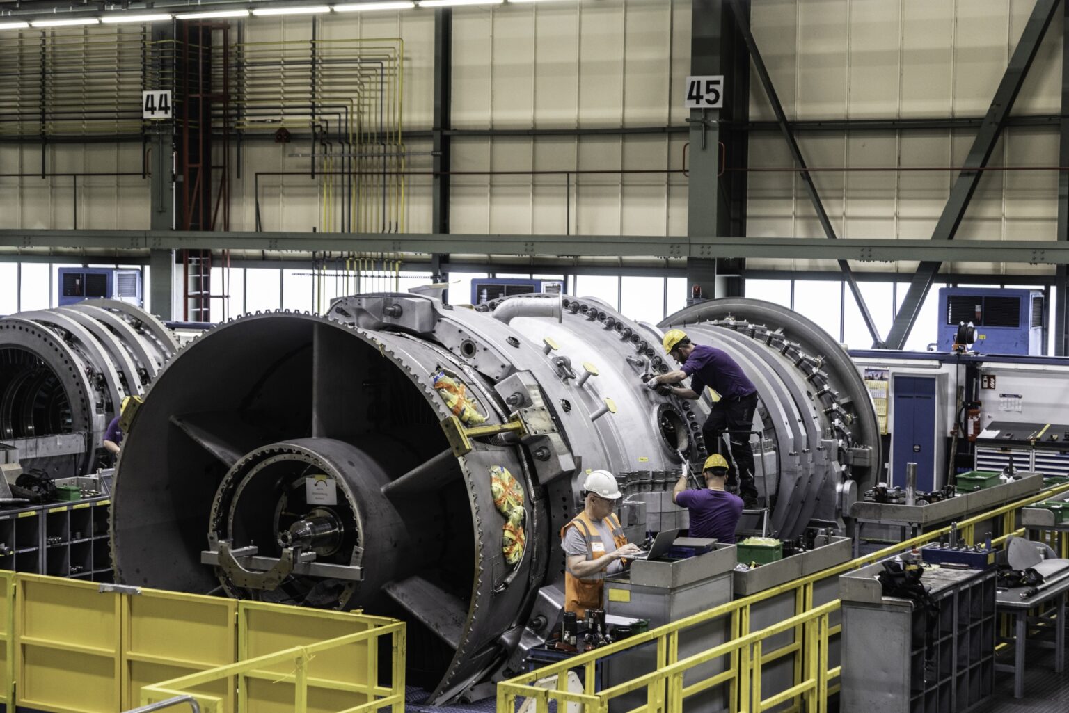 Siemens Energy, Mitsubishi Struggle to Keep Up With AI-Driven Demand For Gas Turbines