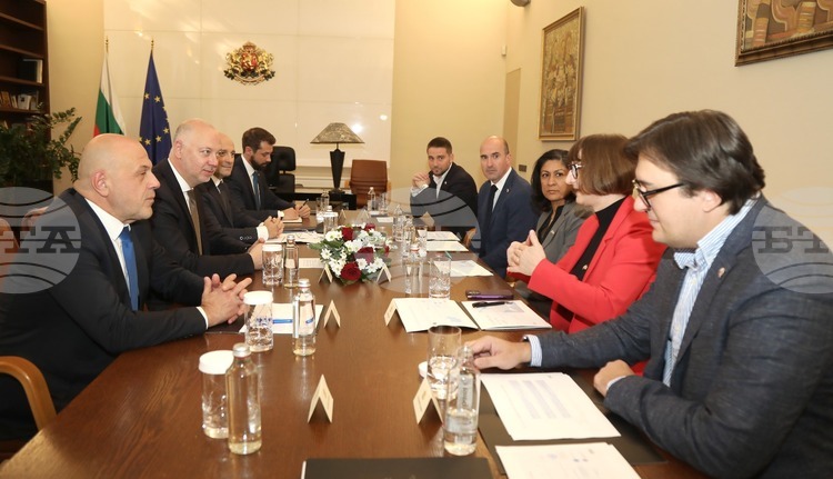Bulgaria Explores Possibility for Building AI GigaFactory