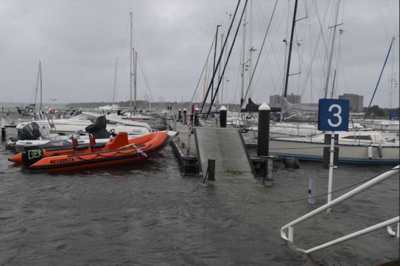 Storm overturns boat in Poland’s Baltic regatta Storm overturns boat in Poland