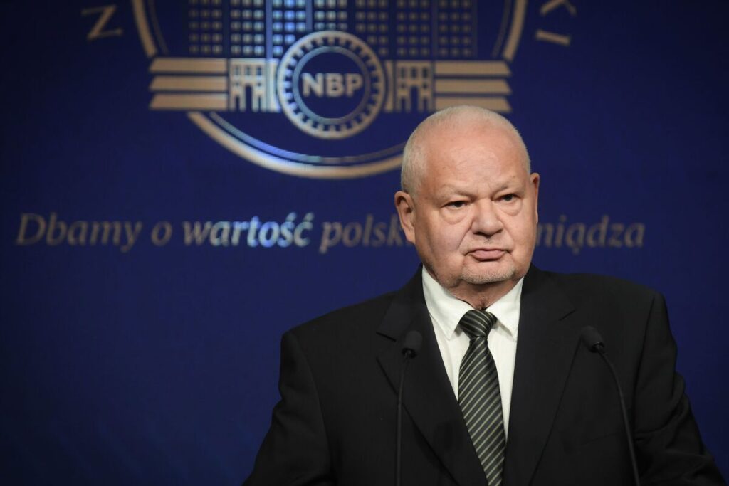 Poland Unexpectedly Cuts Rates in Adjustment to Lower Inflation