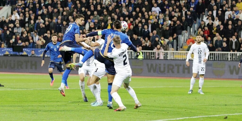 The first half between Kosovo and Slovenia ends goalless
