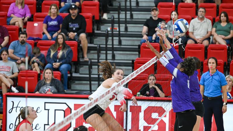Dunbar Records 15 Kills in Loss to John Carroll