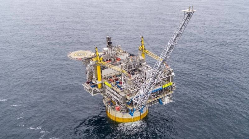 Gas Lags as Oil Sees Output Rise