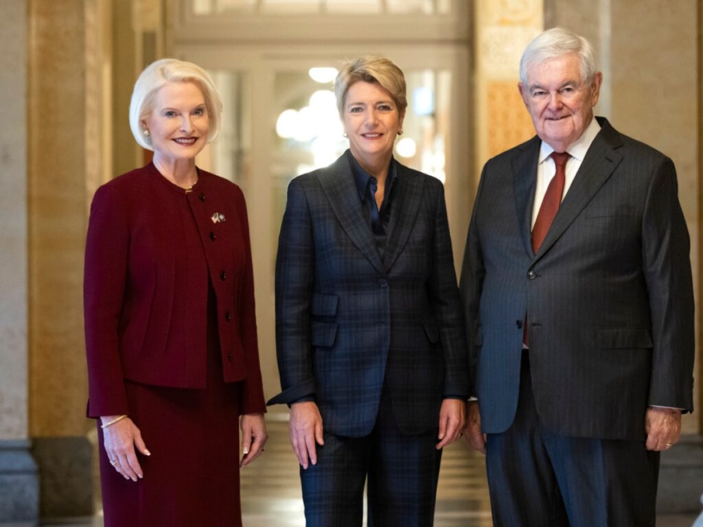 Gingrich hands over credentials as US Ambassador to Switzerland
