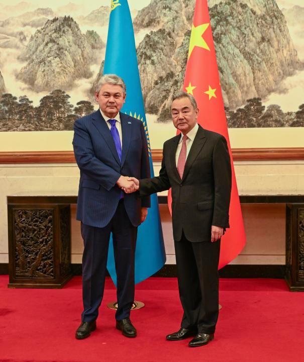 Kazakh and Chinese FMs Eye New Horizons in Trade, Energy, and Connectivity