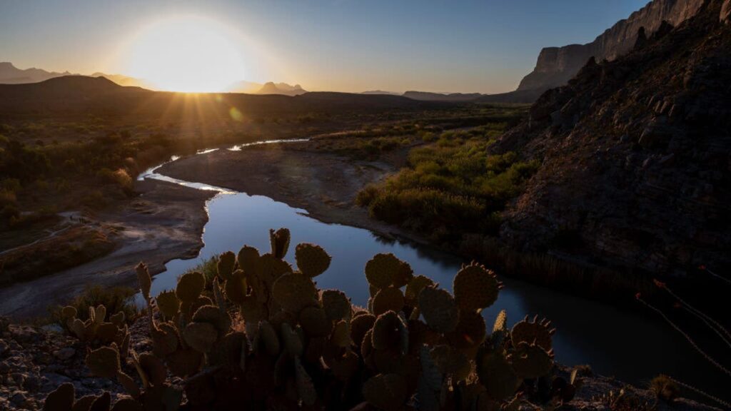 ‘Smart Wall’ border technology planned for Big Bend National Park area 'Smart Wall' border technology planned for Big Bend National Park area